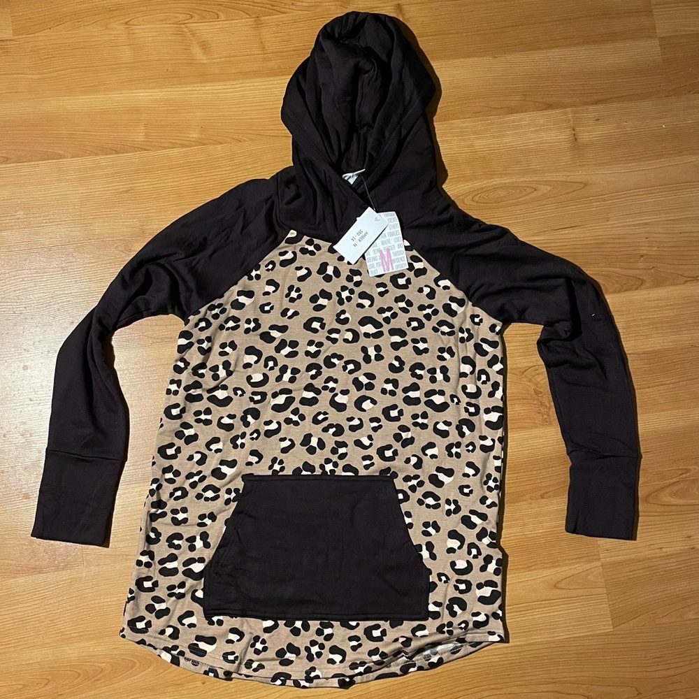 M Leopard Print & black Lularoe Amber Hoodie NWT